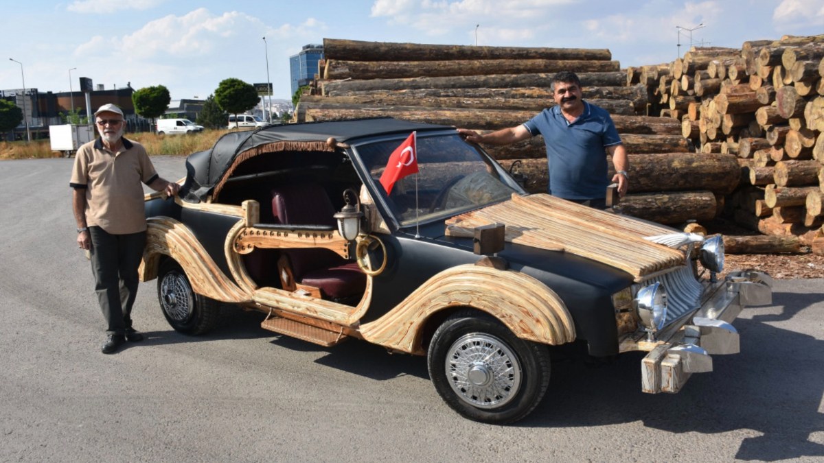 Sivas'ta saz yapımında kullanılan ağaçlardan otomobil yaptılar