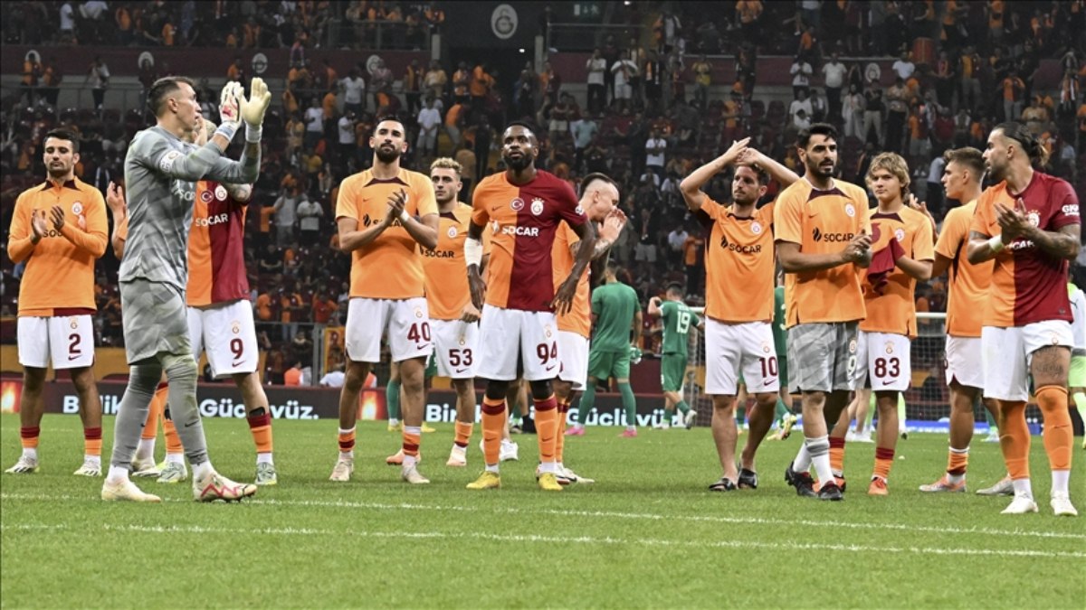 Galatasaray'ın Şampiyonlar Ligi'nde mücadele edeceği kadro açıklandı