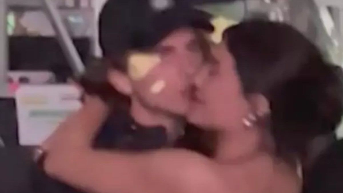 Timothee Chalamet ve Kylie Jenner, dudak dudağa yakalandı