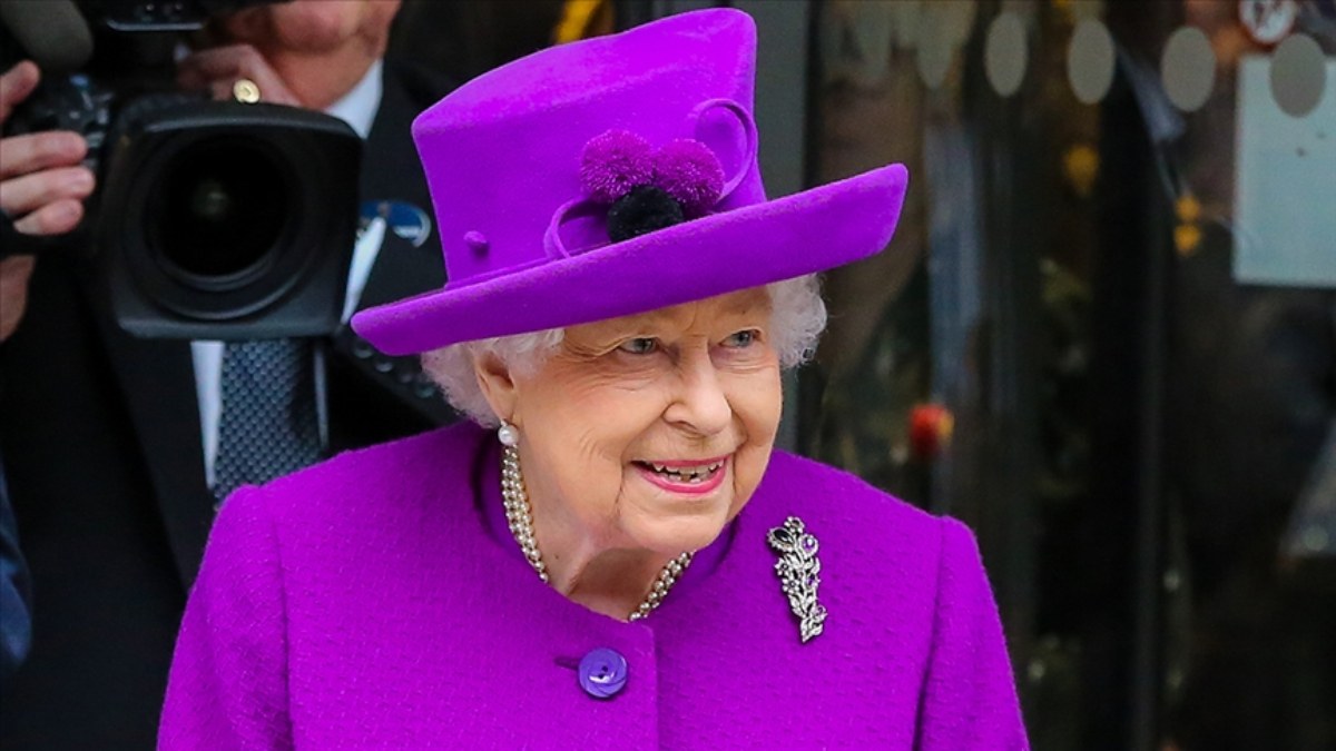 İngiltere 1 yıl önce Kraliçe Elizabeth'i kaybetti! Kral 3. Charles annesini andı...