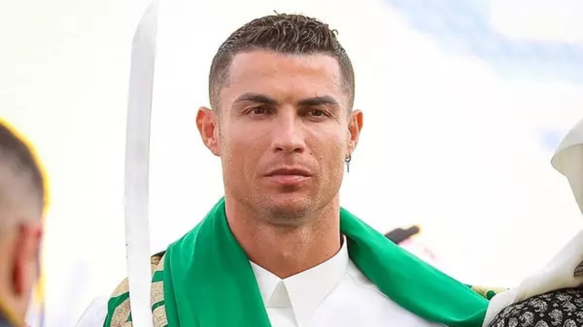 İranlı Bakan: Ronaldo, ailesi ile görüşmek istiyorsa yerel mesajlaşma uygulamamızı kullansın