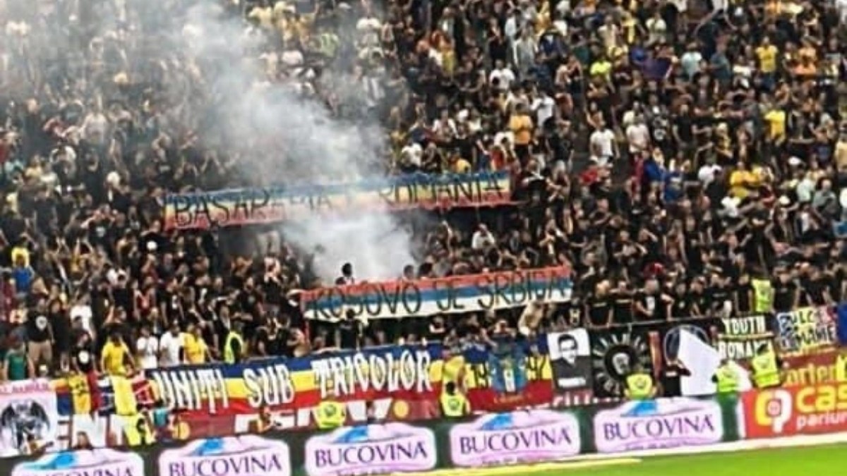 Romanya - Kosova maçına damga vuran pankart: Kosova, Sırbistan'dır