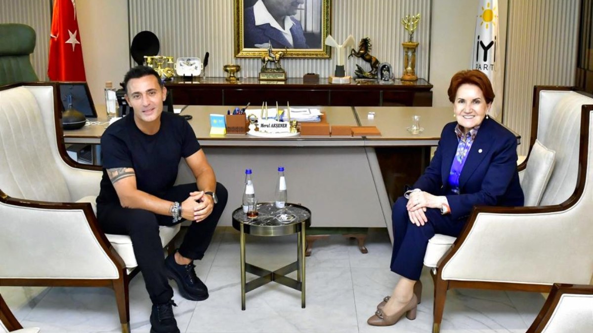 Mustafa Sandal, İyi Parti Genel Merkezi'ni ziyaret etti