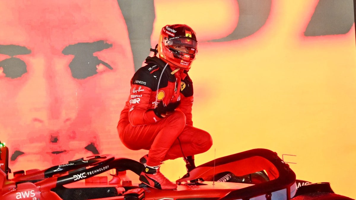 Formula 1'de Max Verstappen'in serisini Carlos Sainz bitirdi
