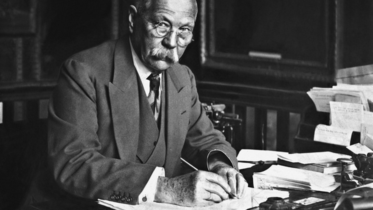 Sherlok Holmes karakterinin yaratıcısı Sir Arthur Conan Doyle'nun yazma teknikleri