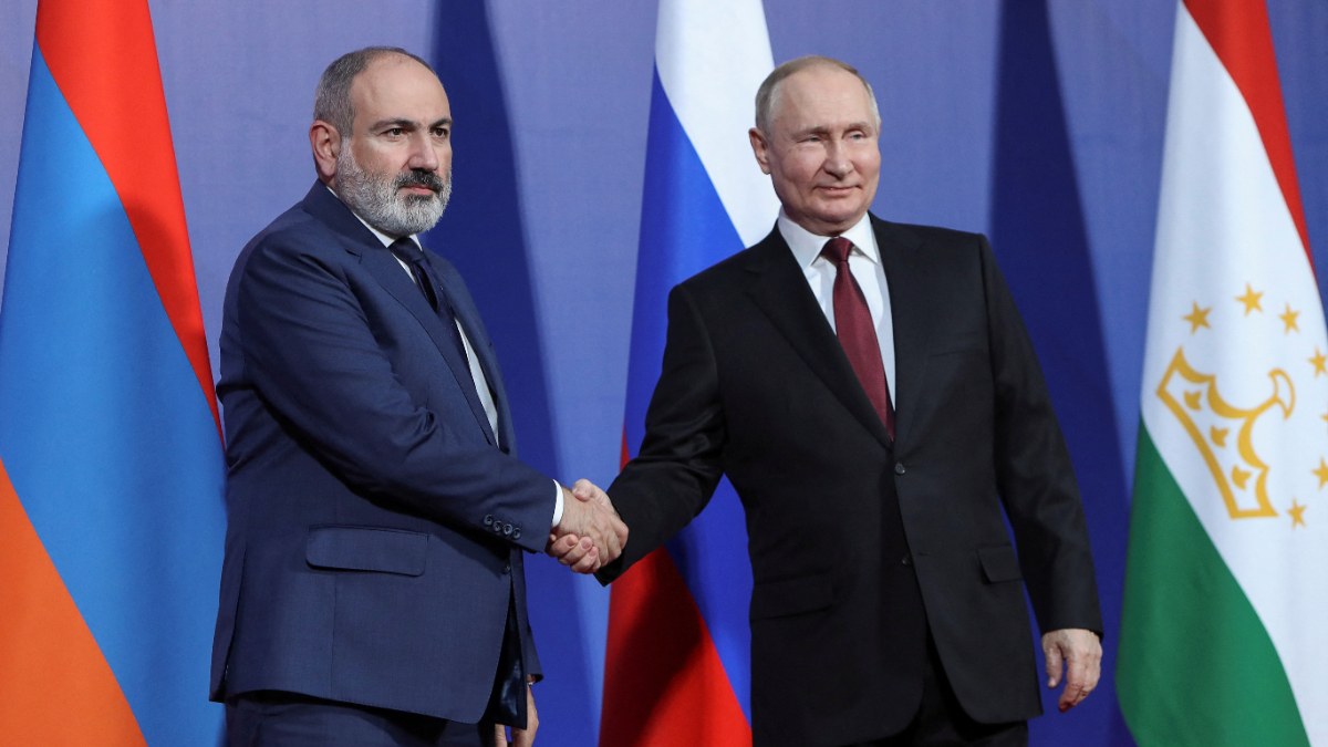 Ermenistan Başbakanı Paşinyan'dan Putin'e gönderme: Müttefiklerimize asla ihanet etmedik