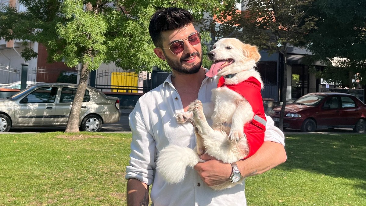 Eskişehir'de sahiplendiği köpeği felç kalınca Müslüman oldu: Seccademin gülü