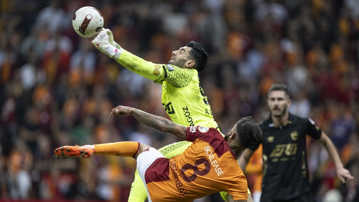 Galatasaray'a kabus yaşattı! Icardi tebrik etti! Ankaragücü kalecisi Bahadır Güngördü kimdir?