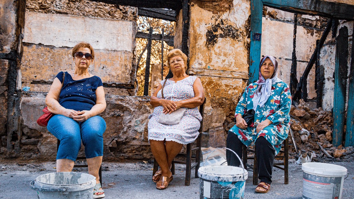 Antalya'nın tarihi Kaleiçi'nde pazar günleri korkutan yangın
