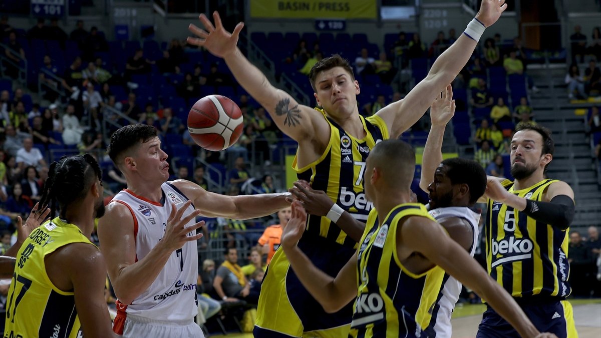 Fenerbahçe sezona 37 sayılık farkla başladı