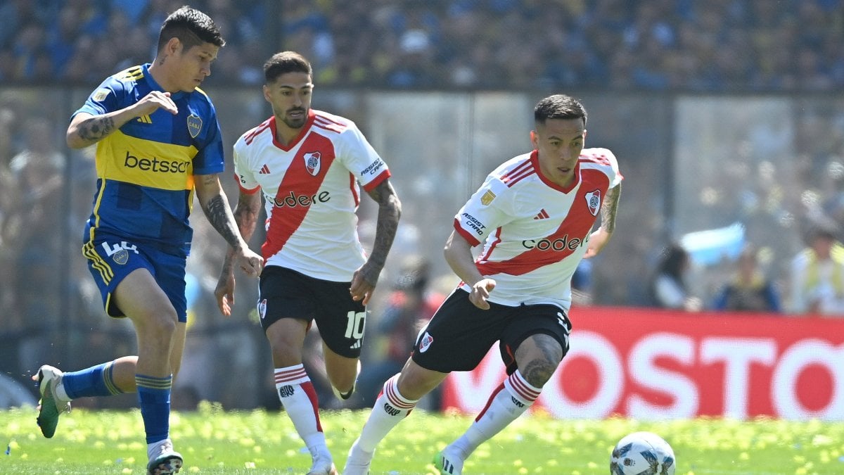Superclasico'da River Plate, Boca Juniors'u devirdi
