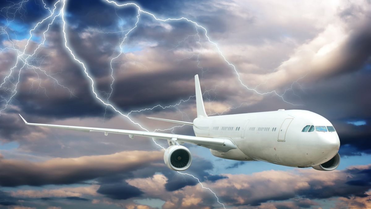 How do metal planes survive lightning strikes?