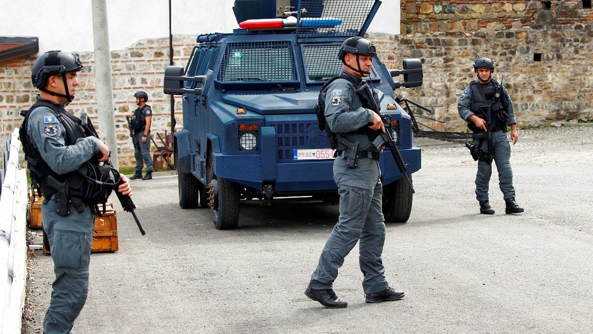 AB'den Sırbistan'a uyarı: Kosova sınırına askeri yığınağa son ver