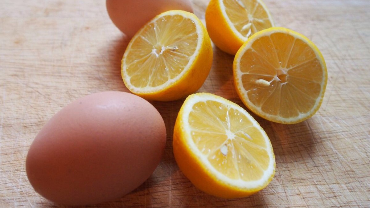 Organlardaki zehri bitiriyor! Yumurtayı limon suyuna atın, etkisine bakın...