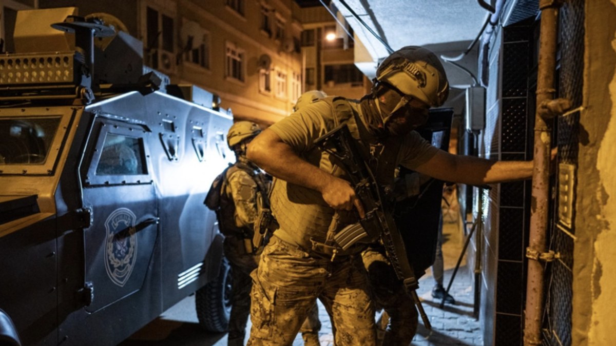 İstanbul'da terör örgütü PKK'ya yönelik operasyonda 5 şüpheli yakalandı