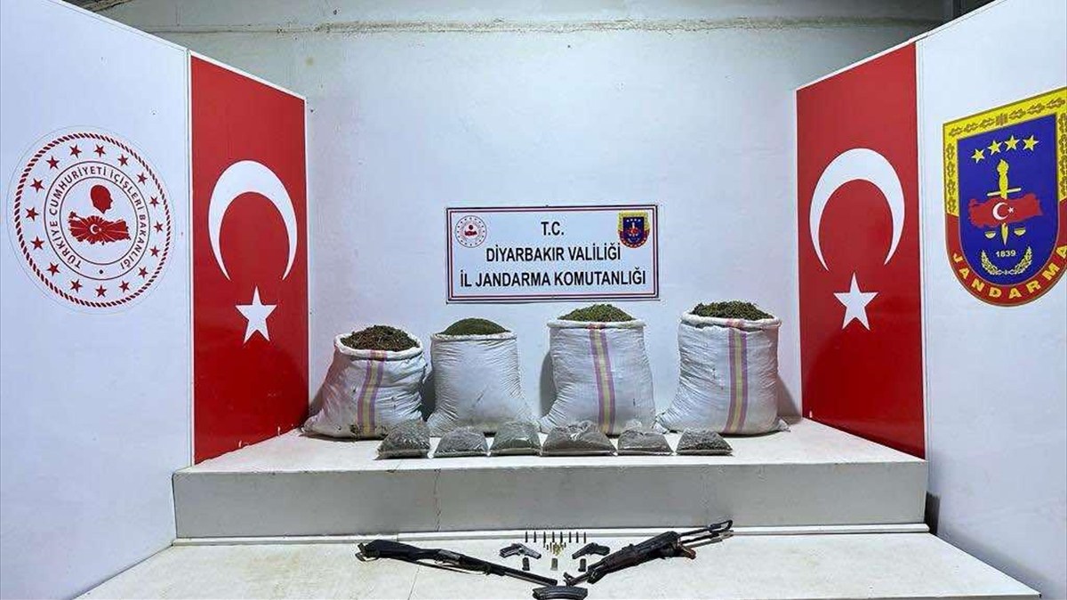 Diyarbakır'da uyuşturucu operasyonu! 74 kilogram esrar yakalandı