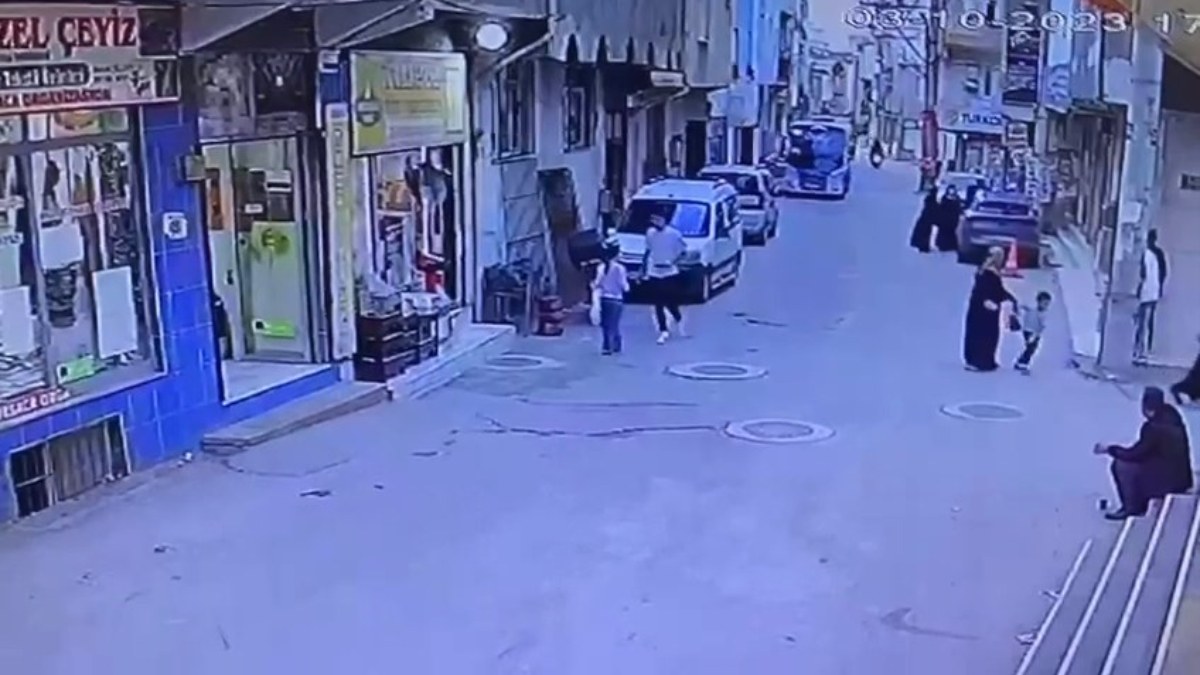 Bursa'da sokak ortasında silahlı saldırı