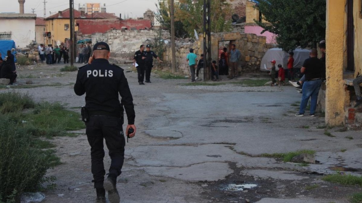 Kayseri'de komşuların taşlı silahlı kavgası: 5 yaralı