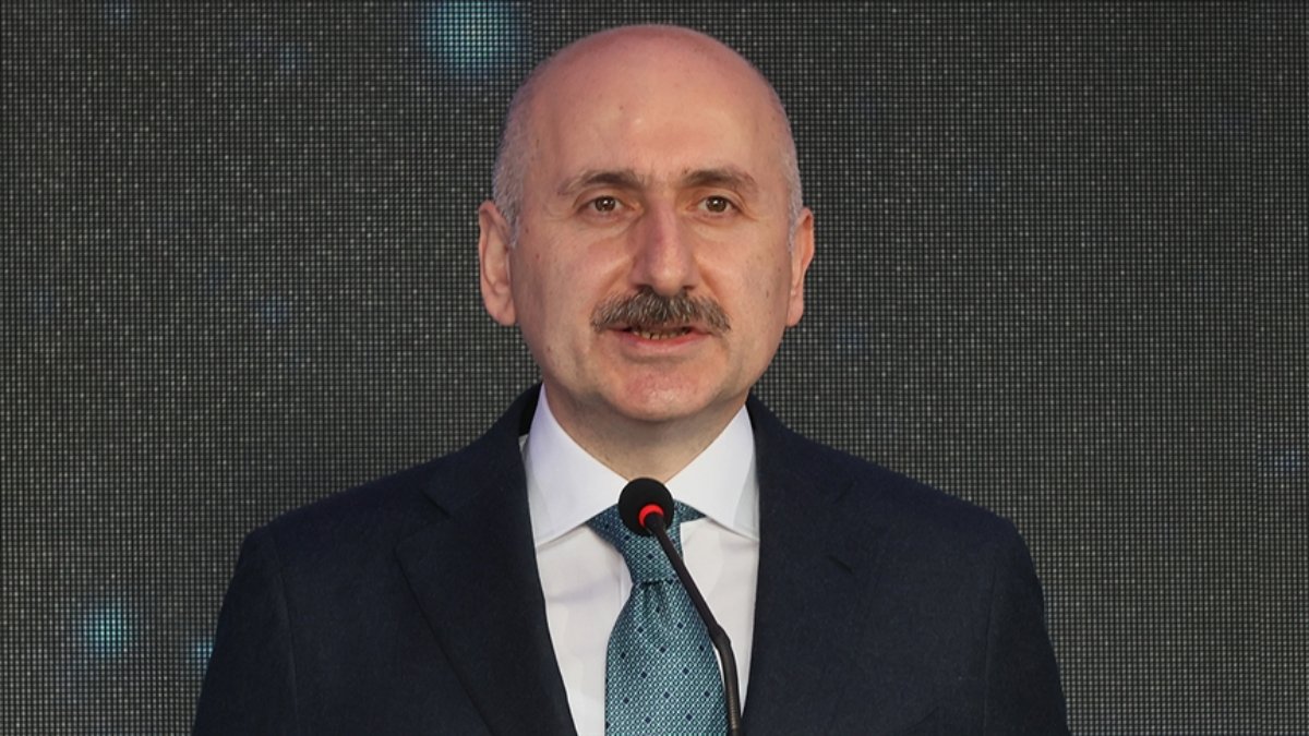 Adil Karaismailoğlu: İstanbul’da son 1 yılda 47,6 kilometrelik metro inşaatını tamamladık