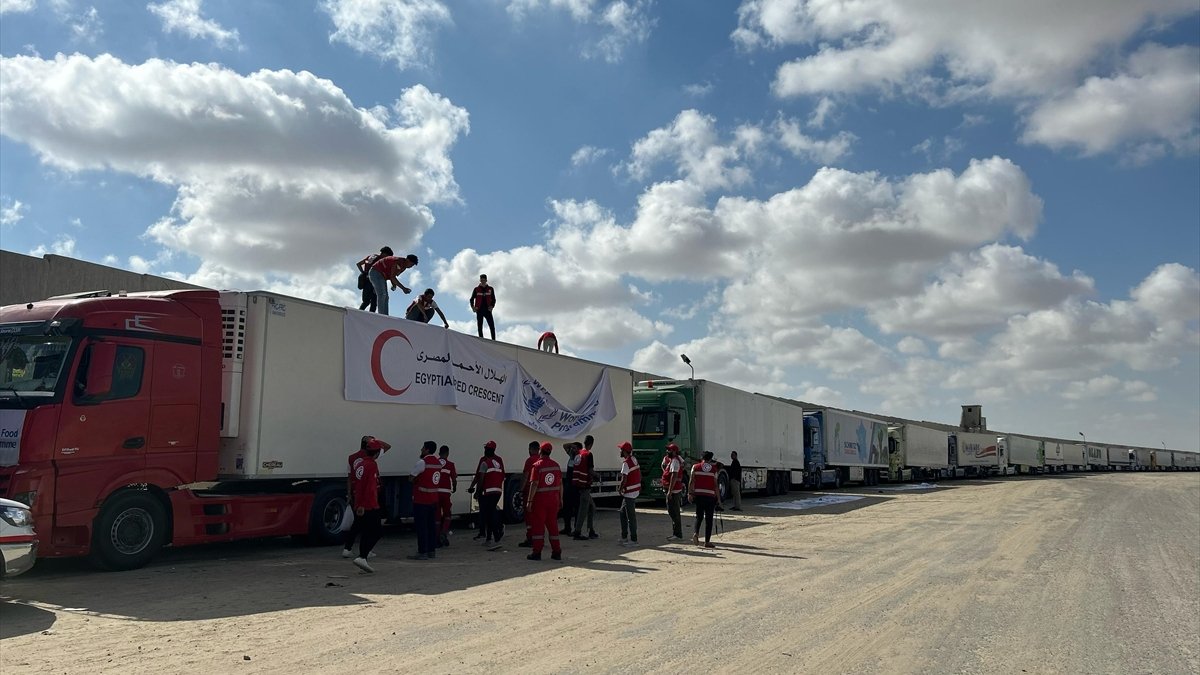 Mısır, Gazze sınırındaki Refah kapısını açtı