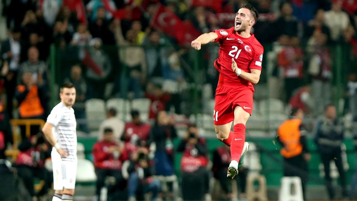 Yunus Akgün'ün Letonya maçında attığı gol, haftanın golü seçildi