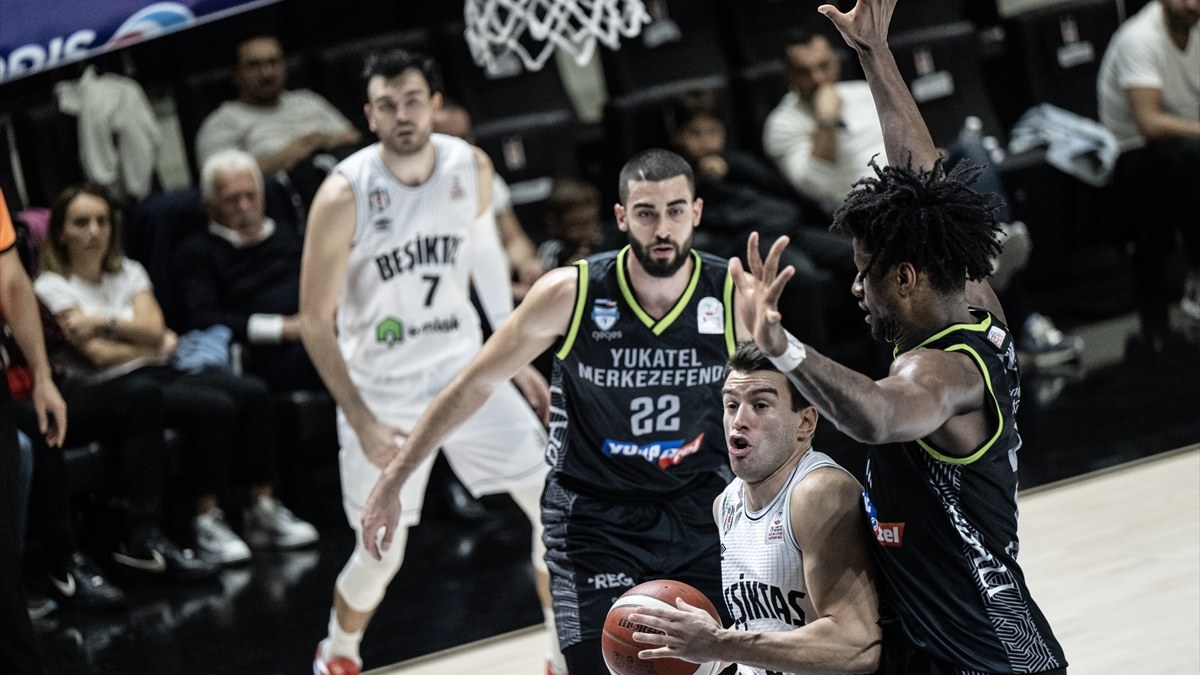 Beşiktaş, Merkezefendi Belediyesi Basket'i farklı mağlup etti