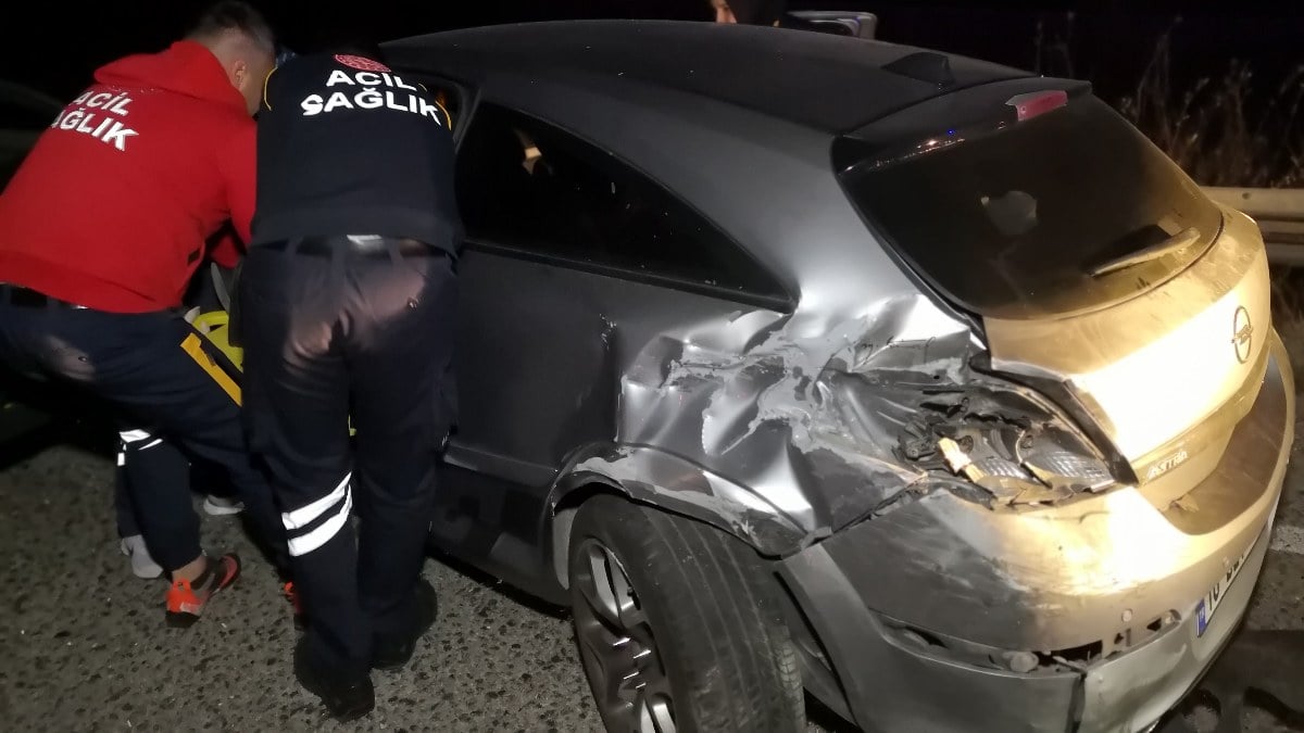 Aksaray'da minibüs otomobile arkadan çarptı: 5 yaralı
