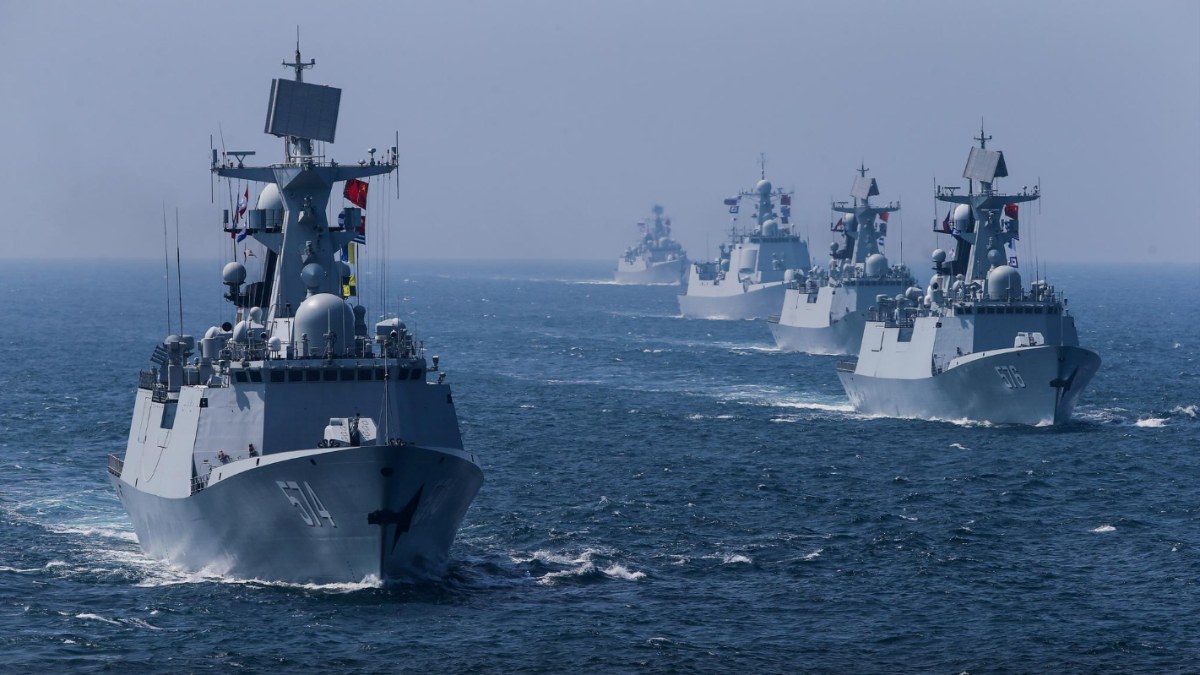 Çin donanması, Orta Doğu'da tatbikat yaptı
