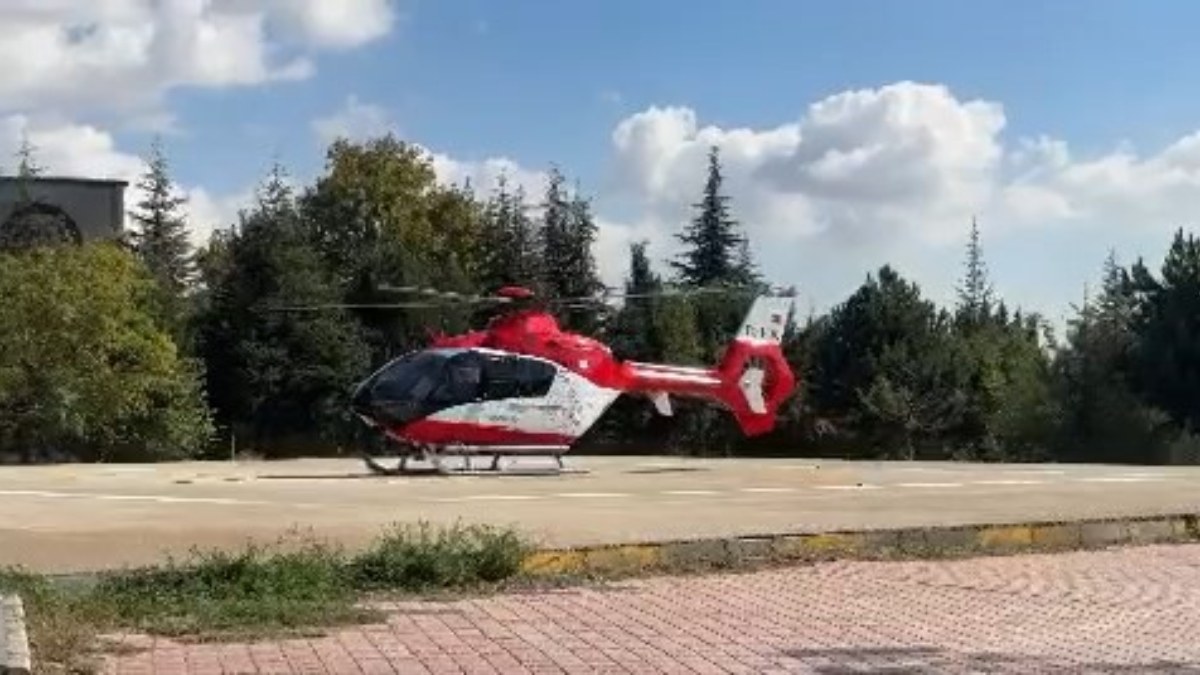 Sivas'ta annesinin kanını yutan bebek için ambulans uçak havalandı