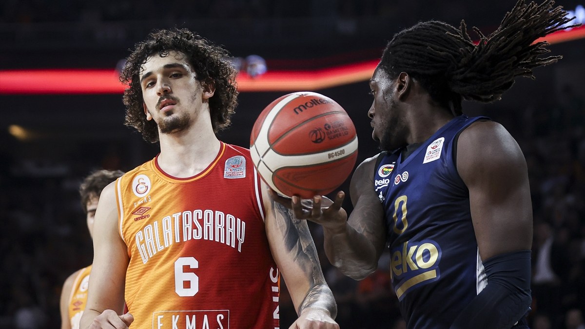 Fenerbahçe basketbol derbisinde Galatasaray'ı mağlup etti