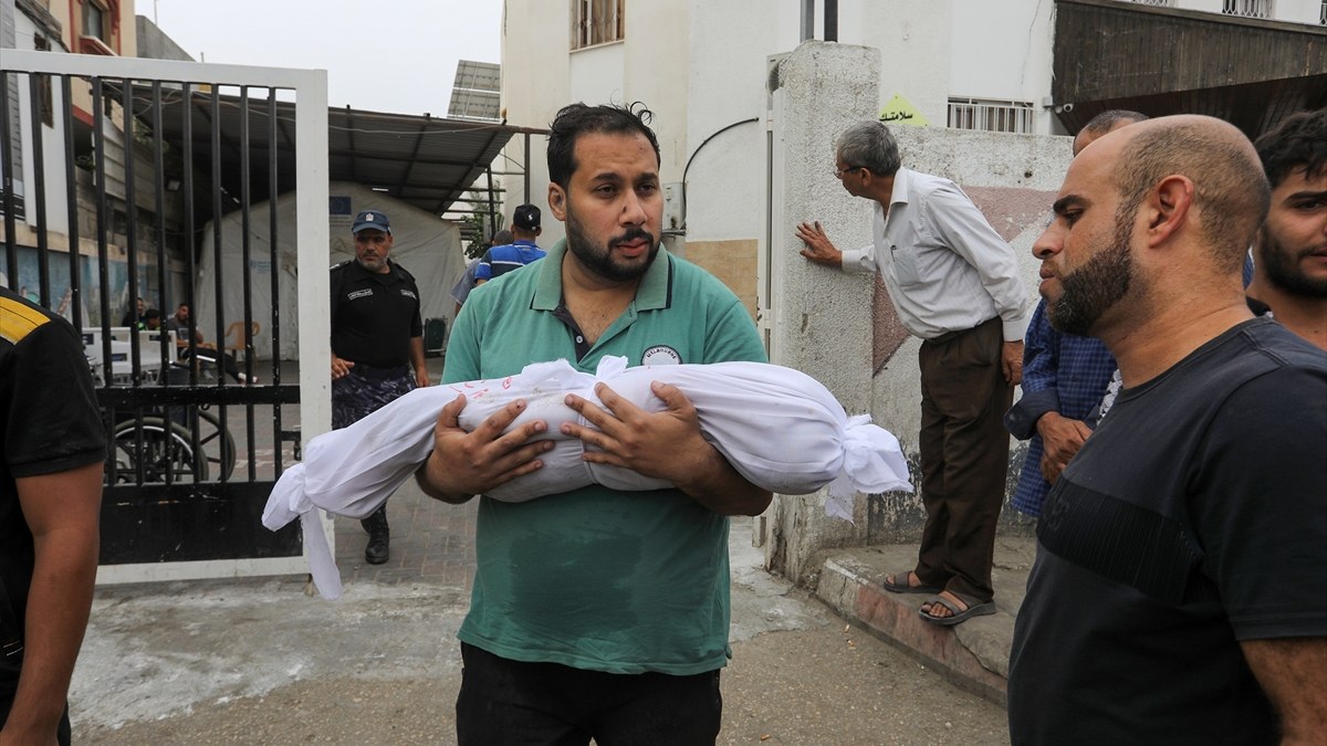 Saldırı altındaki Gazze'de çaresiz anlar fotoğraflara yansıdı