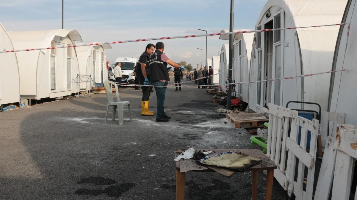 Kahramanmaraş'ta vinç elektrik tellerine değdi: Akıma kapılan depremzede hayatını kaybetti