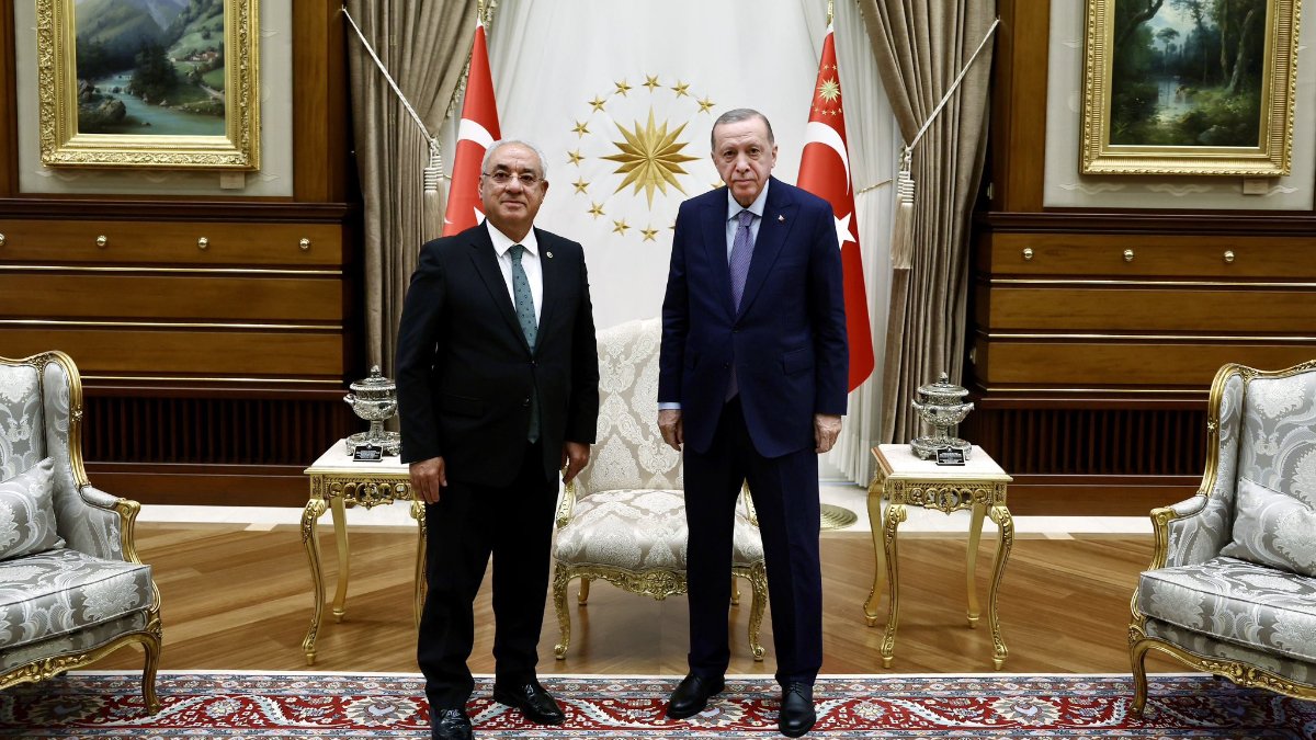 Cumhurbaşkanı Erdoğan DSP lideri Önder Aksakal ile görüştü