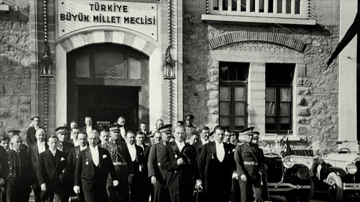 Türkiye demokrasisinin 100 yılı