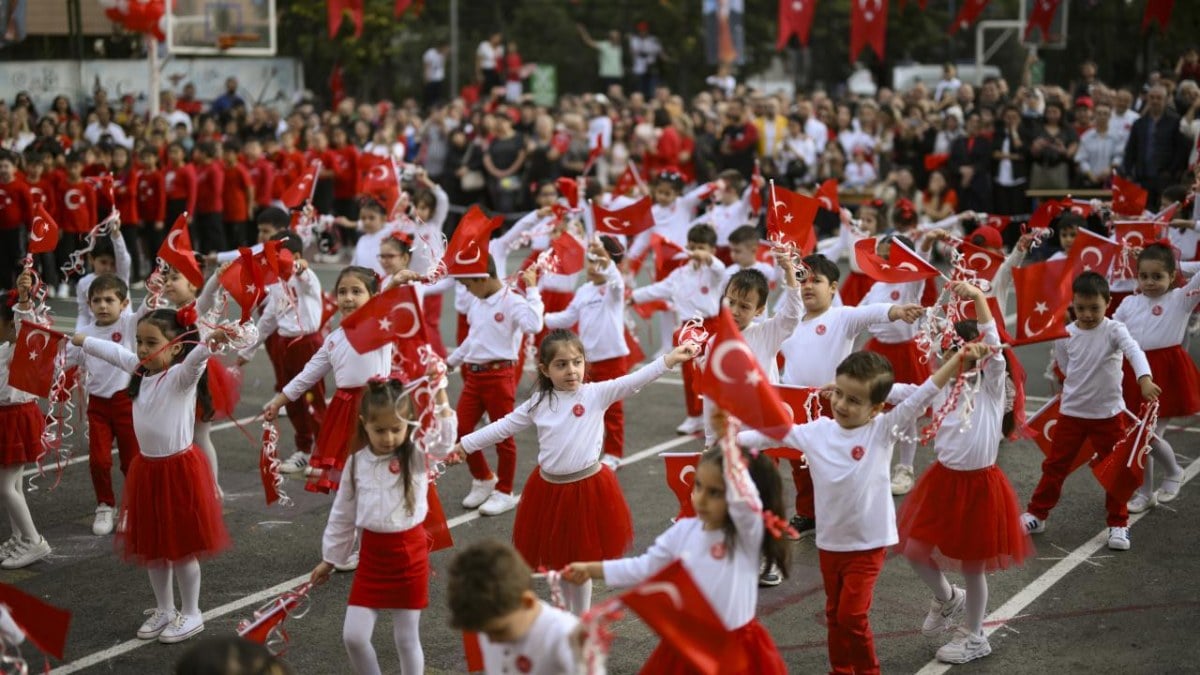 İstanbul'da miniklerin Cumhuriyet Bayramı coşkusu