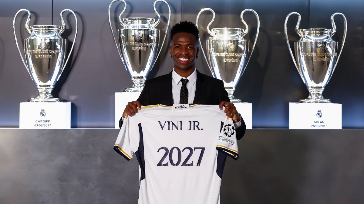 Real Madrid, Vinicius Junior'ın sözleşmesini yeniledi