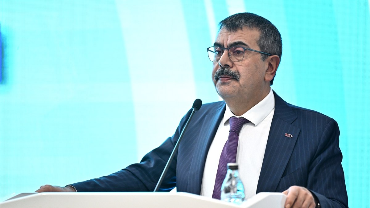 MEB'den müfredat kararı! Yusuf Tekin açıkladı: Dersleri sadeleştireceğiz