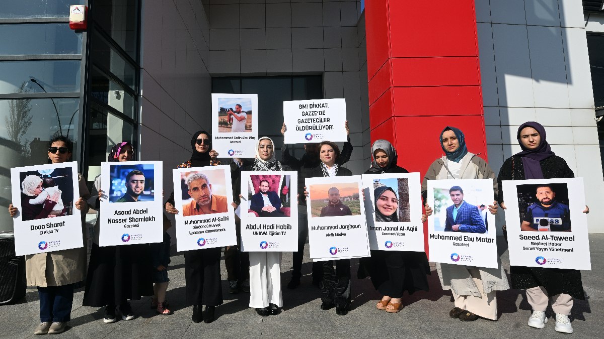 Duyarlı Medya Derneği üyeleri İsrail'in Filistin'e saldırılarını protesto etti