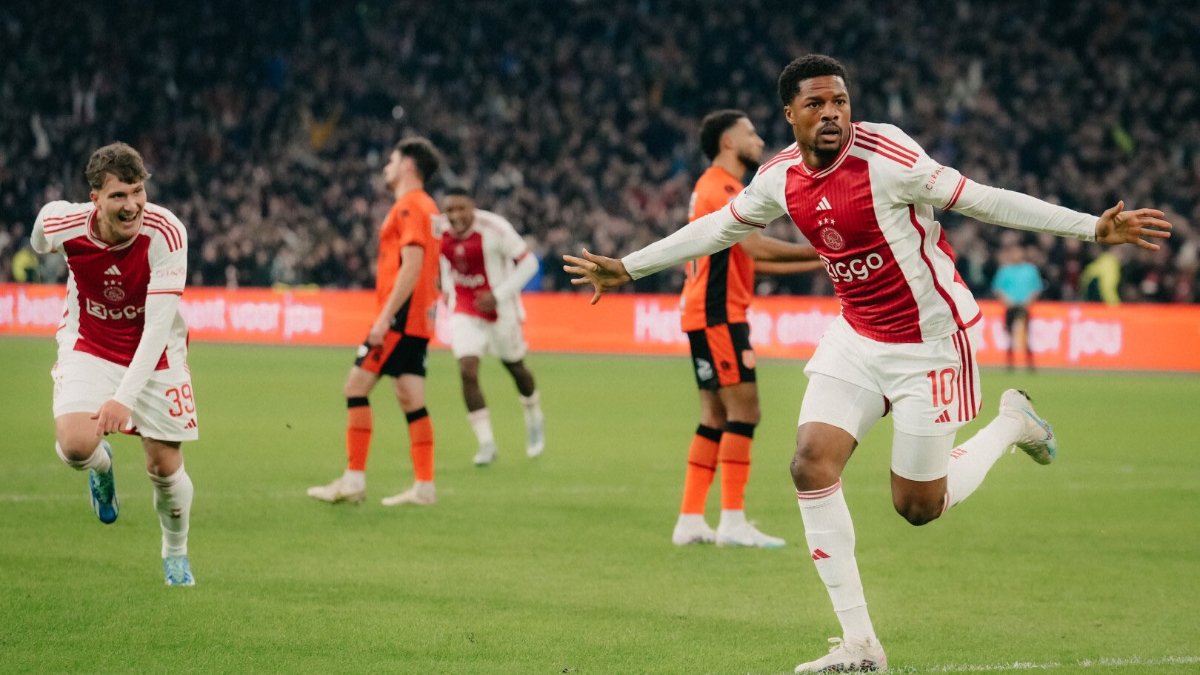 Ajax ligde 7 maç aradan sonra galibiyet aldı