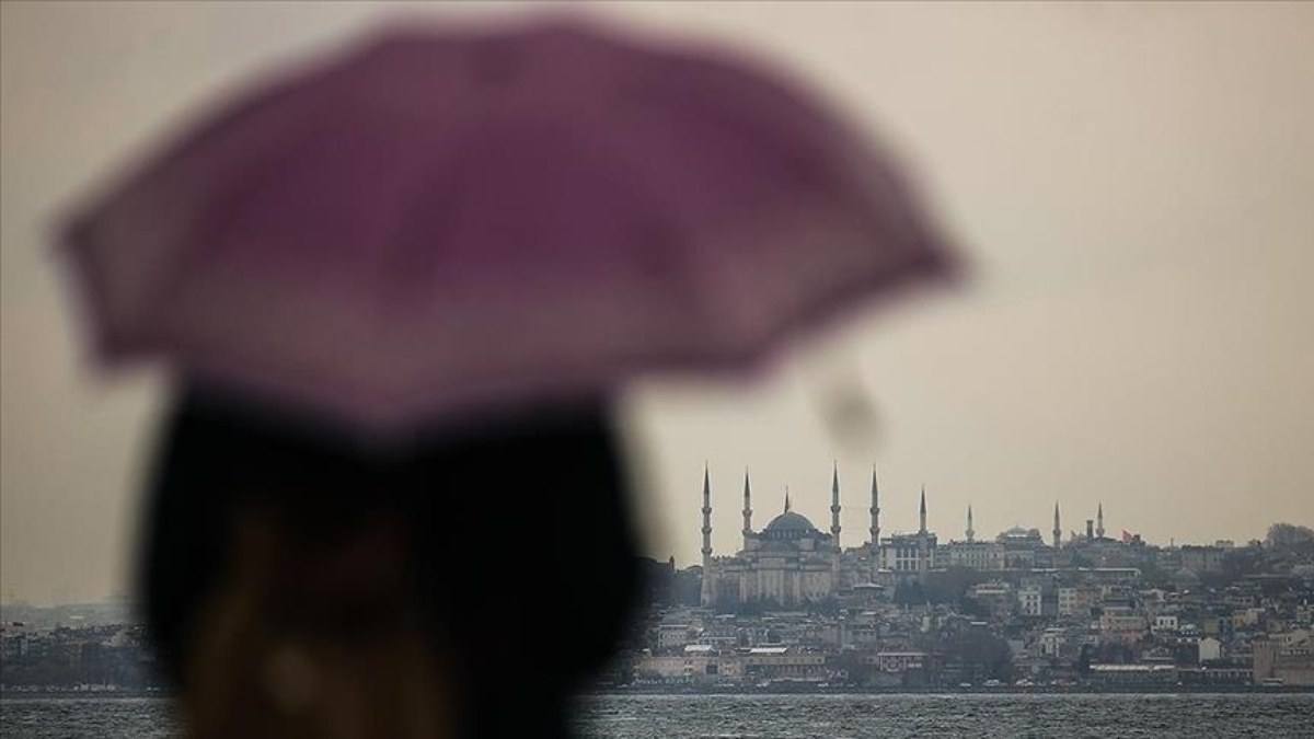 Meteoroloji uyarmıştı! İstanbul'da sağanak ve şiddetli rüzgar etkili oldu