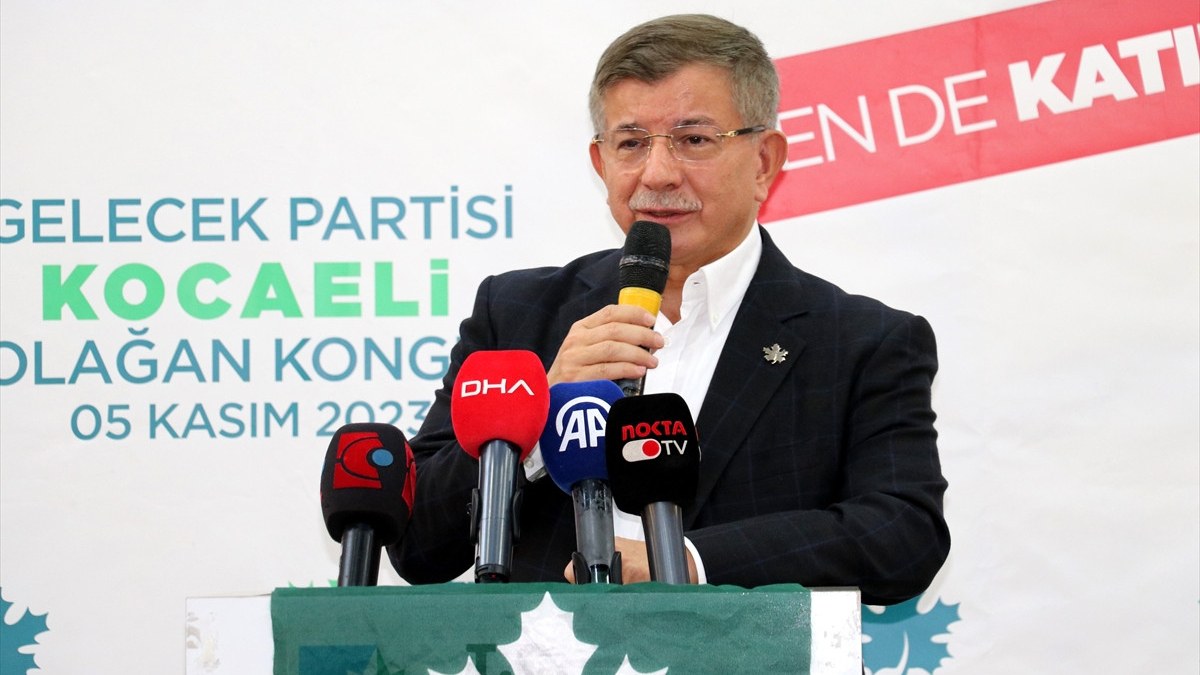 Ahmet Davutoğlu: Kılıçdaroğlu'yla zor dönemde ortak mücadele verdik