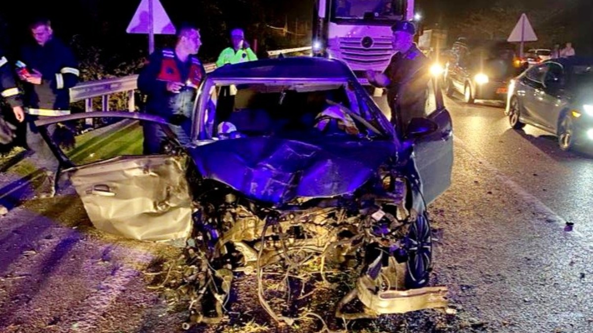 Samsun'da otomobiller kafa kafaya çarpıştı: 6 yaralı