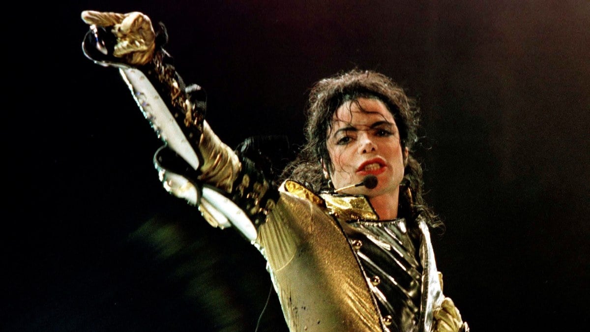 Michael Jackson'ın ceketi açık artırmada 306 bin dolara satıldı