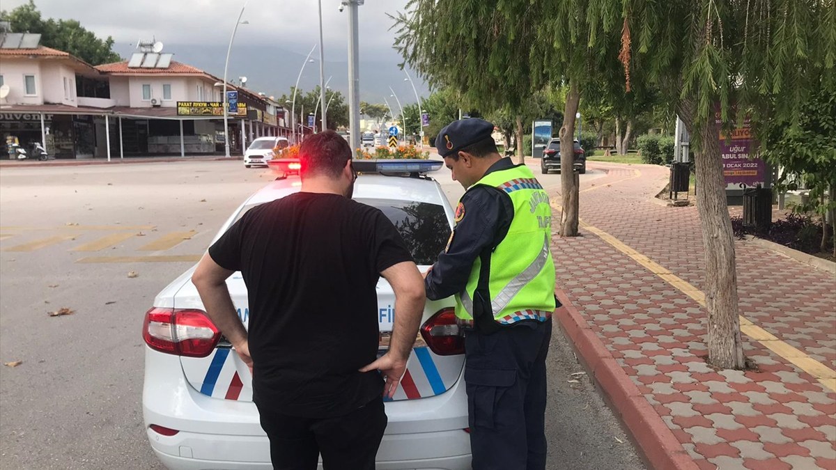Antalya'da korsan taşımacılık yapan sürücüye 28,5 bin lira ceza