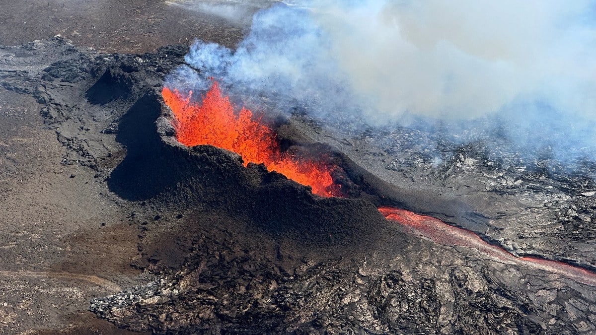 İzlanda'da yanardağ alarmı