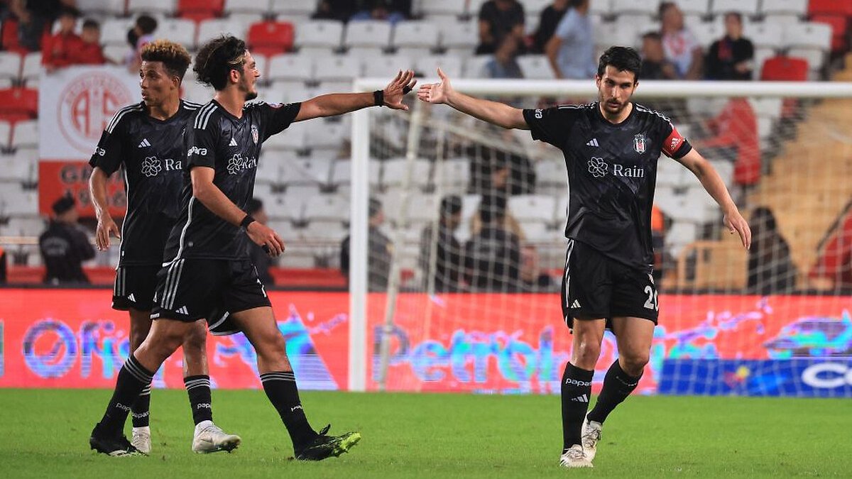 Beşiktaş - Başakşehir maçının ilk 11'leri