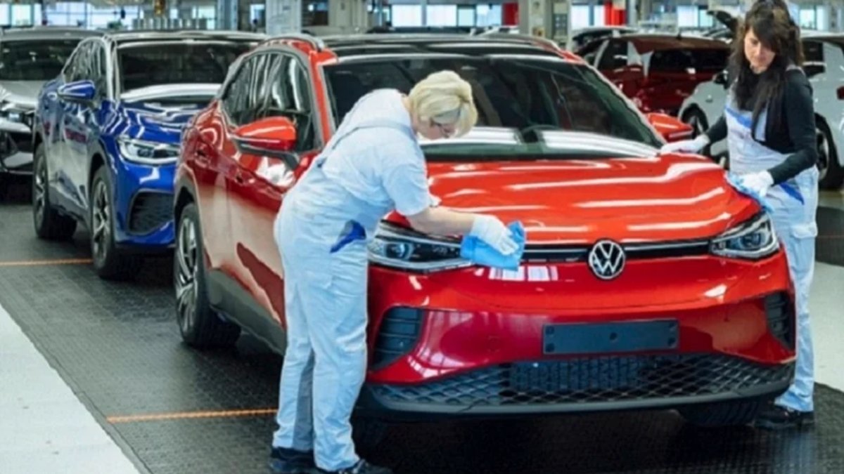Volkswagen, Almanya'daki fabrikasında elektrikli araç üretimini durdurdu