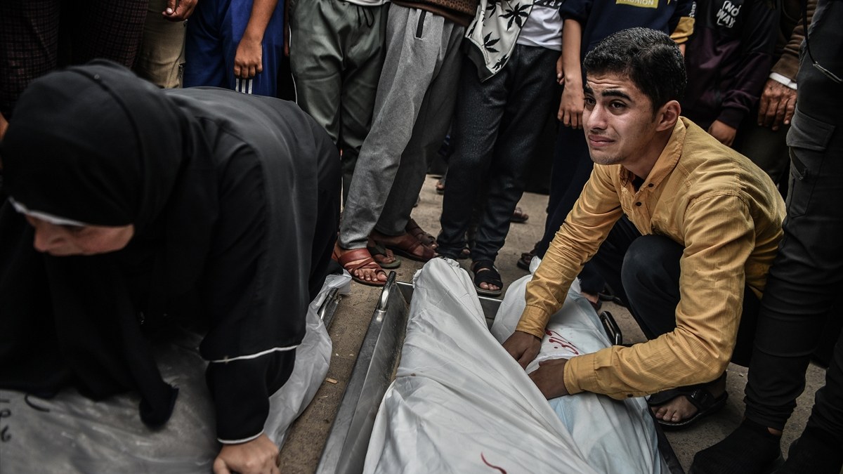 Gazze'de son durum: Cenazeleri hayvanlar yemeye başladı