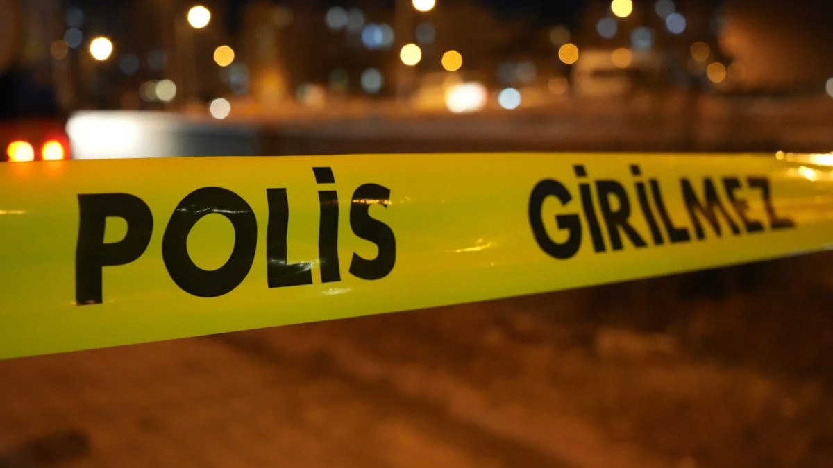 Kırıkkale'de rayda otururken tren çarptı: Feci şekilde can verdi