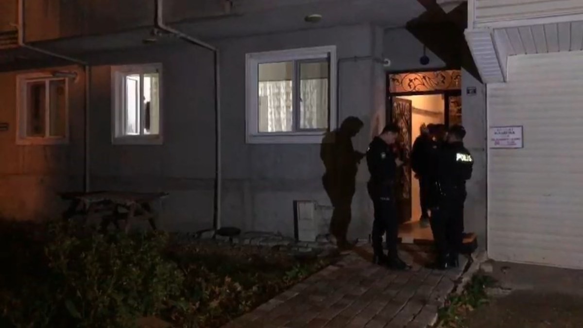 Bursa'da eve giren hırsızlar, kadına kapıyı açmadı